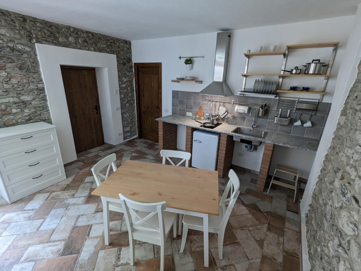 Antica Osteria Apartments Dongo Chambre photo
